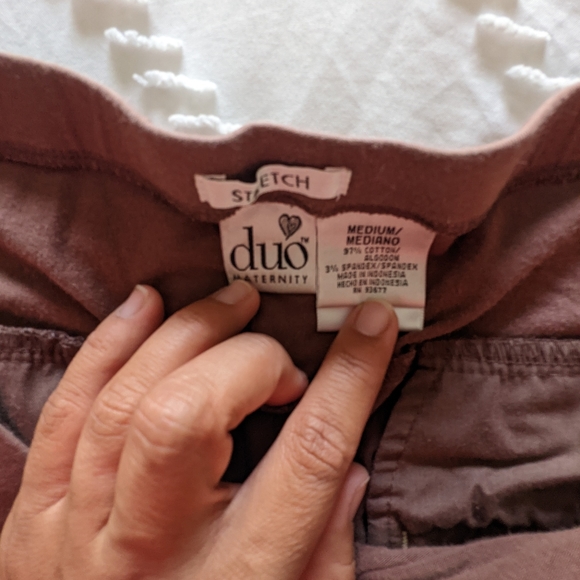 Maternity cargo capri and dress bundle size medium - Picture 3 of 5